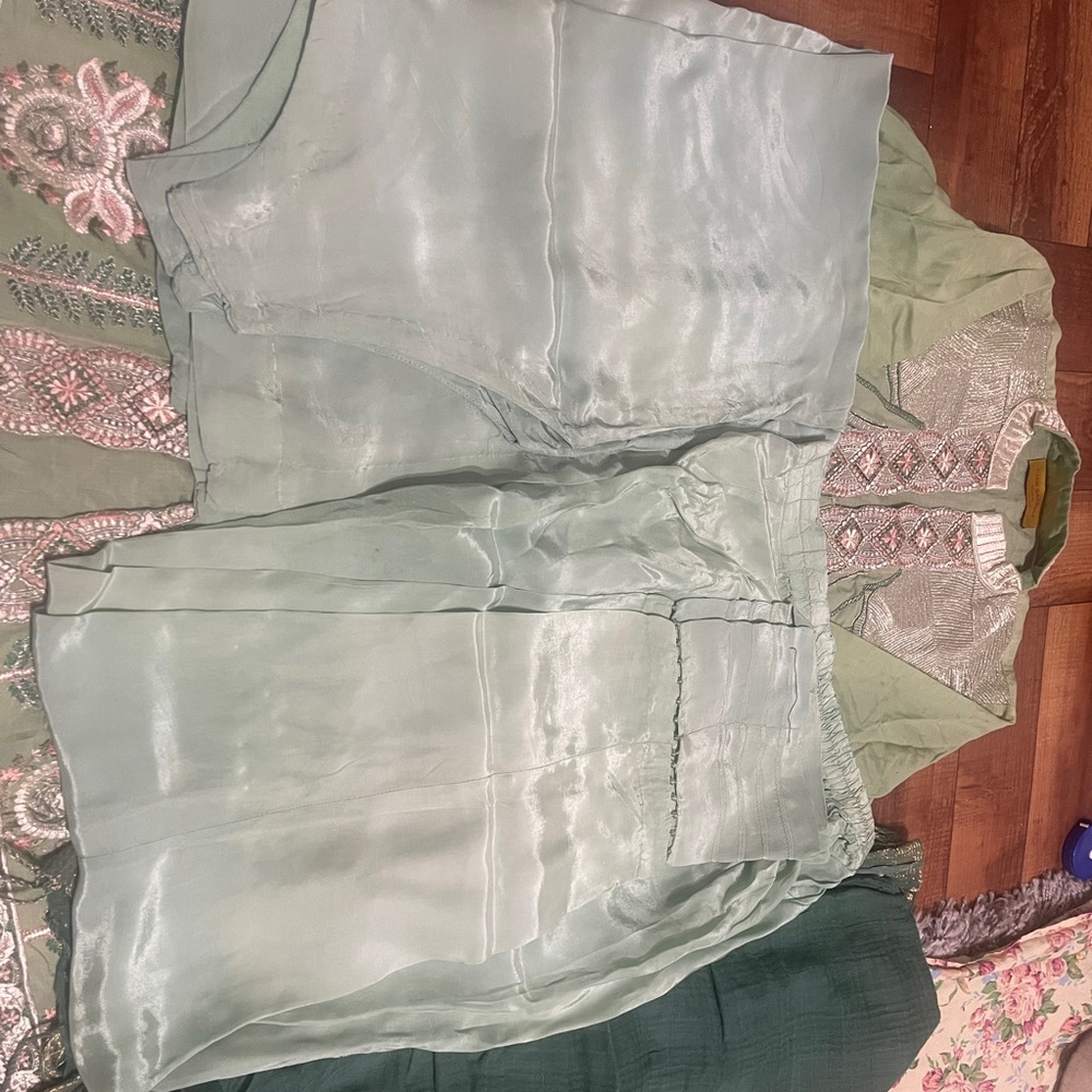 Sana safinaz Elegant Green Embroidered Long Sleeve Dress - Picture 7 of 10